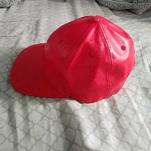 Red hat - Picture 2 of 4